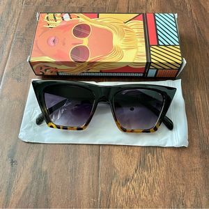 NWT/NIB Vintage Oversized Cat Eye Tortoise Sunglasses